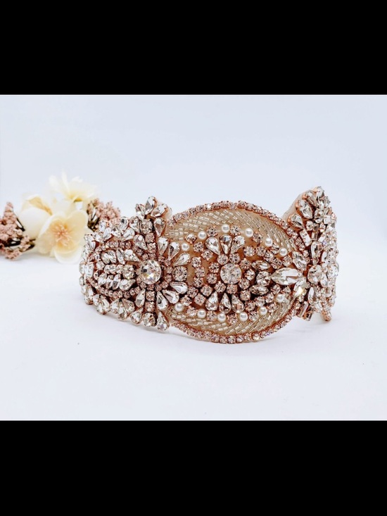 Rose Gold Bridal Crown: Rhinestone & Pearl Tiara Headband - Picture 5 of 9